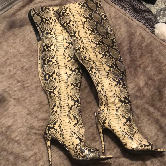 Shoes - Picture 1 of 1